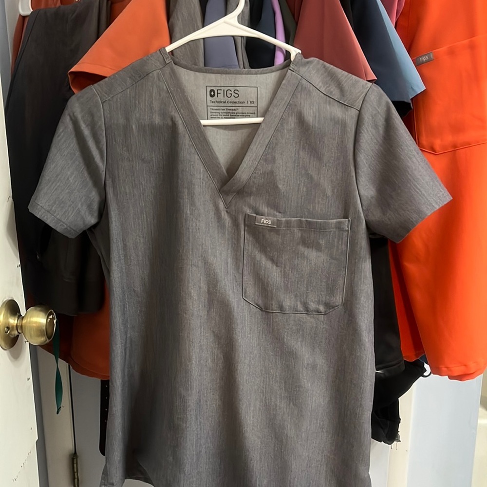 Figs one pocket scrub top.